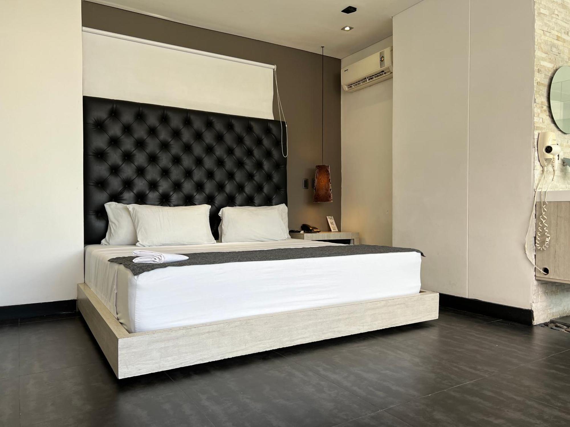 Hotel 47 Medellin Center מראה חיצוני תמונה