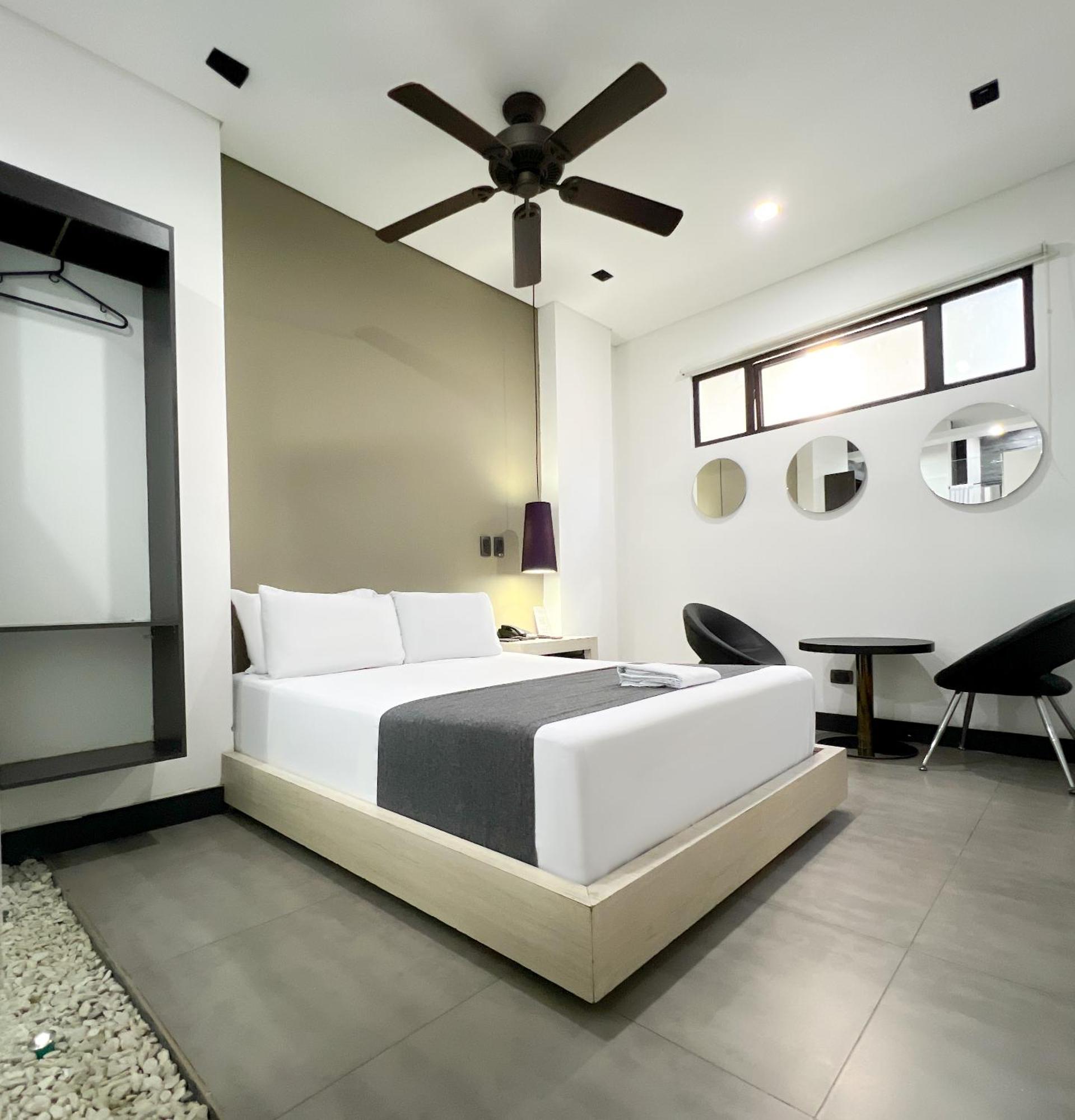 Hotel 47 Medellin Center מראה חיצוני תמונה