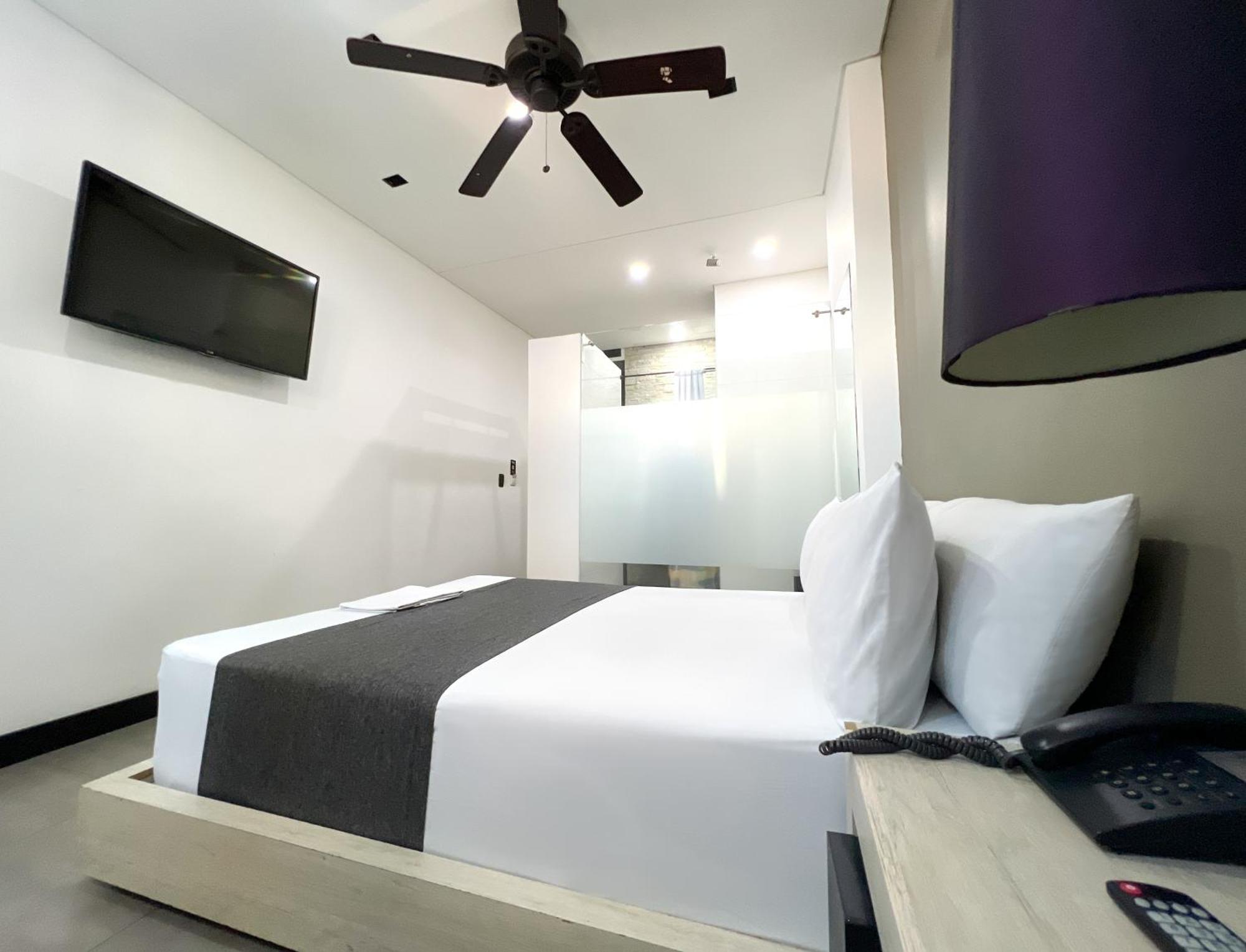 Hotel 47 Medellin Center מראה חיצוני תמונה